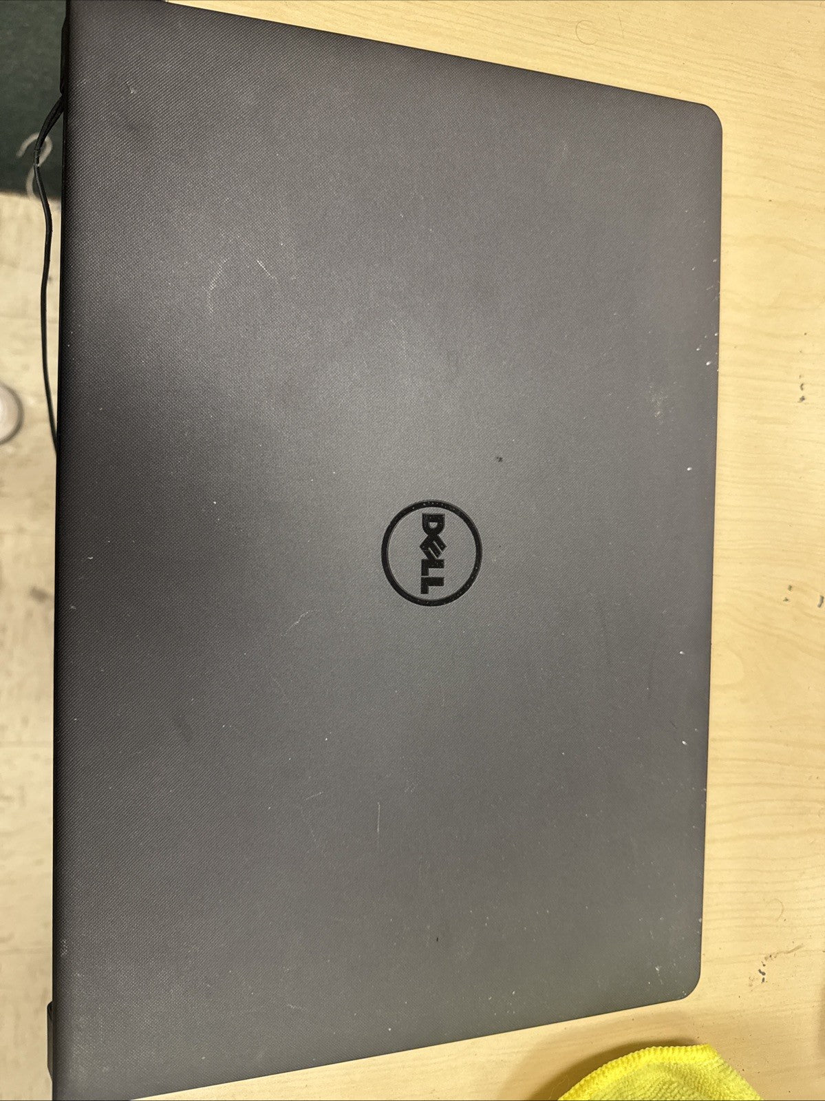 DELL INSPIRON 15 054YNP Top Bad Hinges