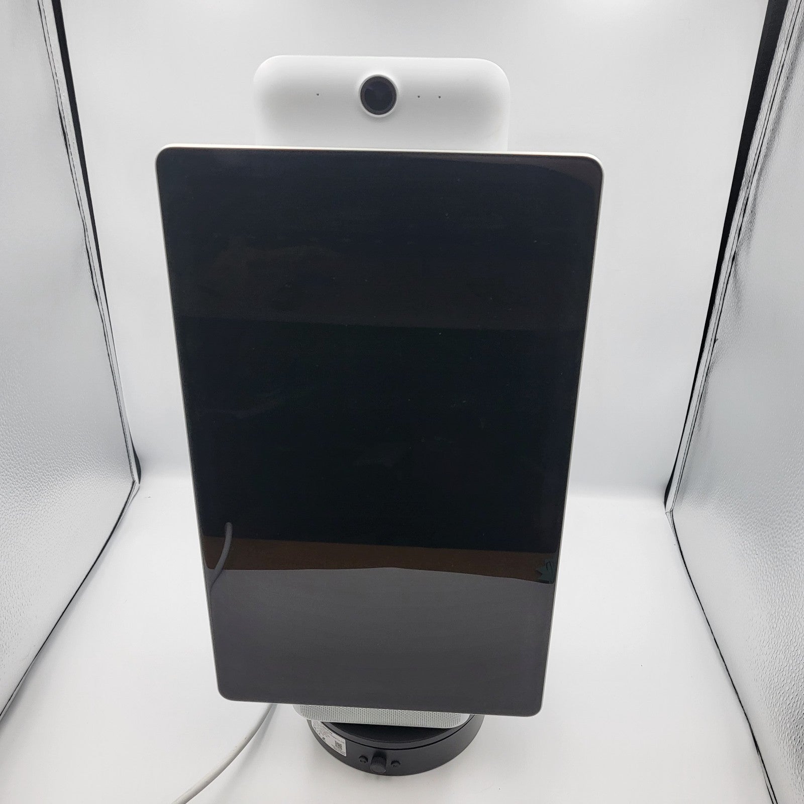 Portal Plus from Facebook. Smart, Hands-Free Video Calling with Alexa Built-in [15.6 display] – Black (US Version