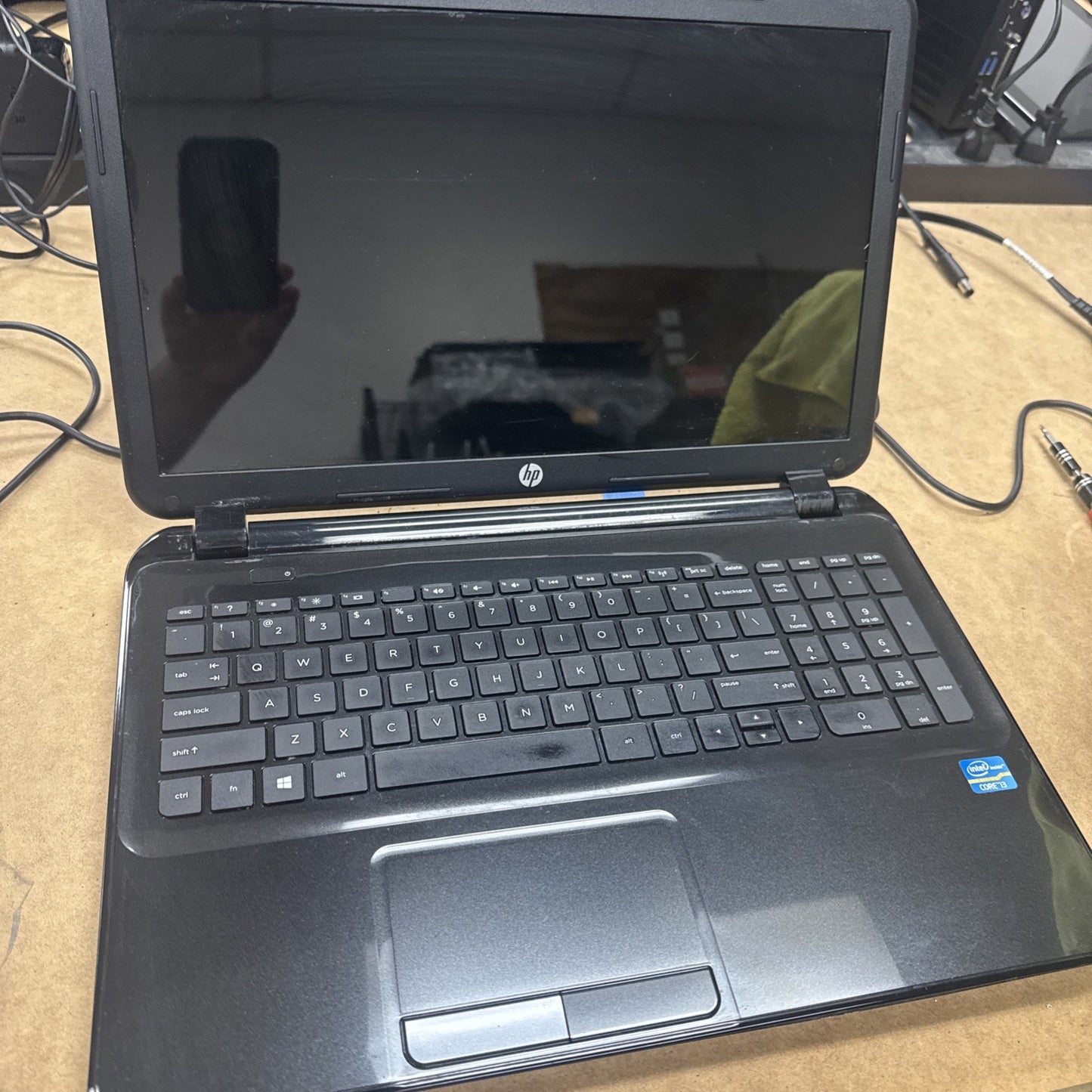 HP RTL8188EE Laptop BROKEN PALMREST No Drive