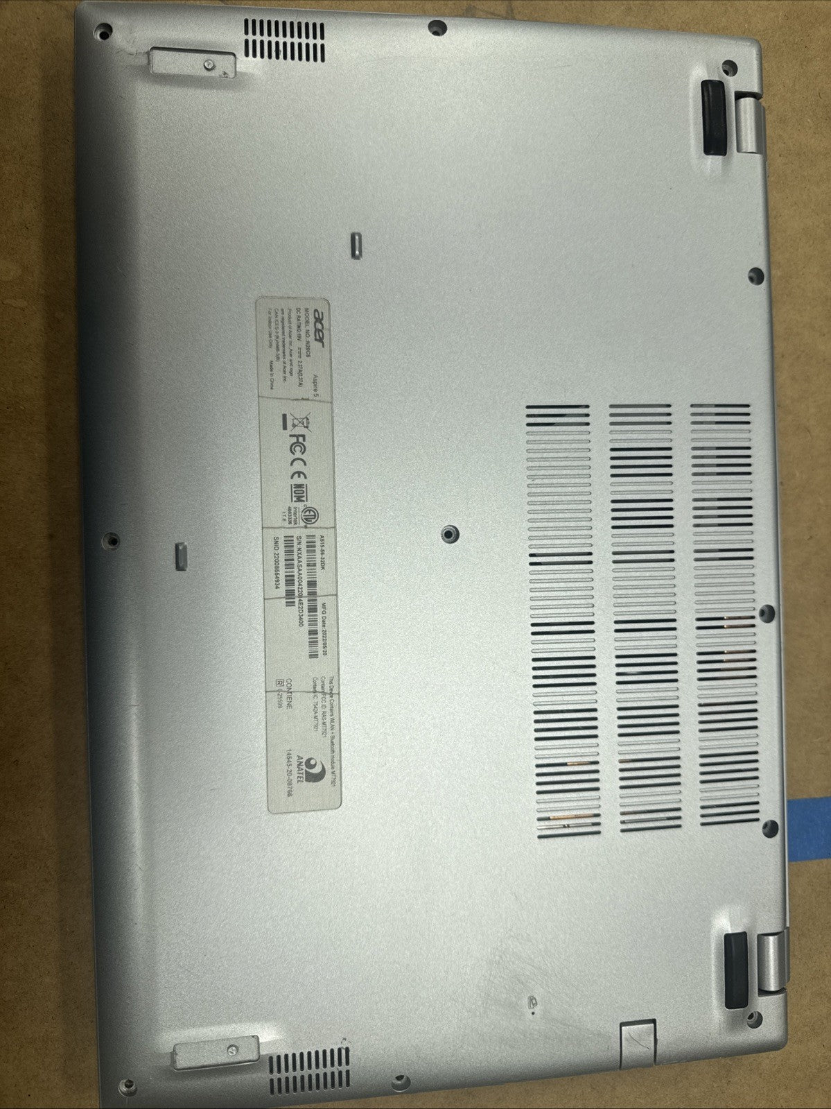 Acer Aspire 1 N20C5 15.6" HAS A BROKER LEFT SIDE AND CHARGING PORT. DOESNT WORK