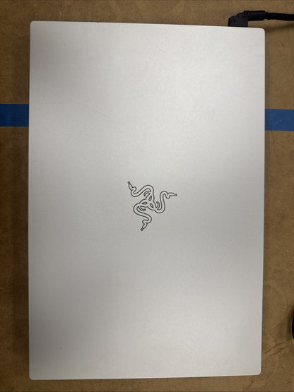 Razer Blade 15 i7-10750H 16GB RAM 1TB RTX 2070 RZ09-0328 Speakers don’t work!!!!