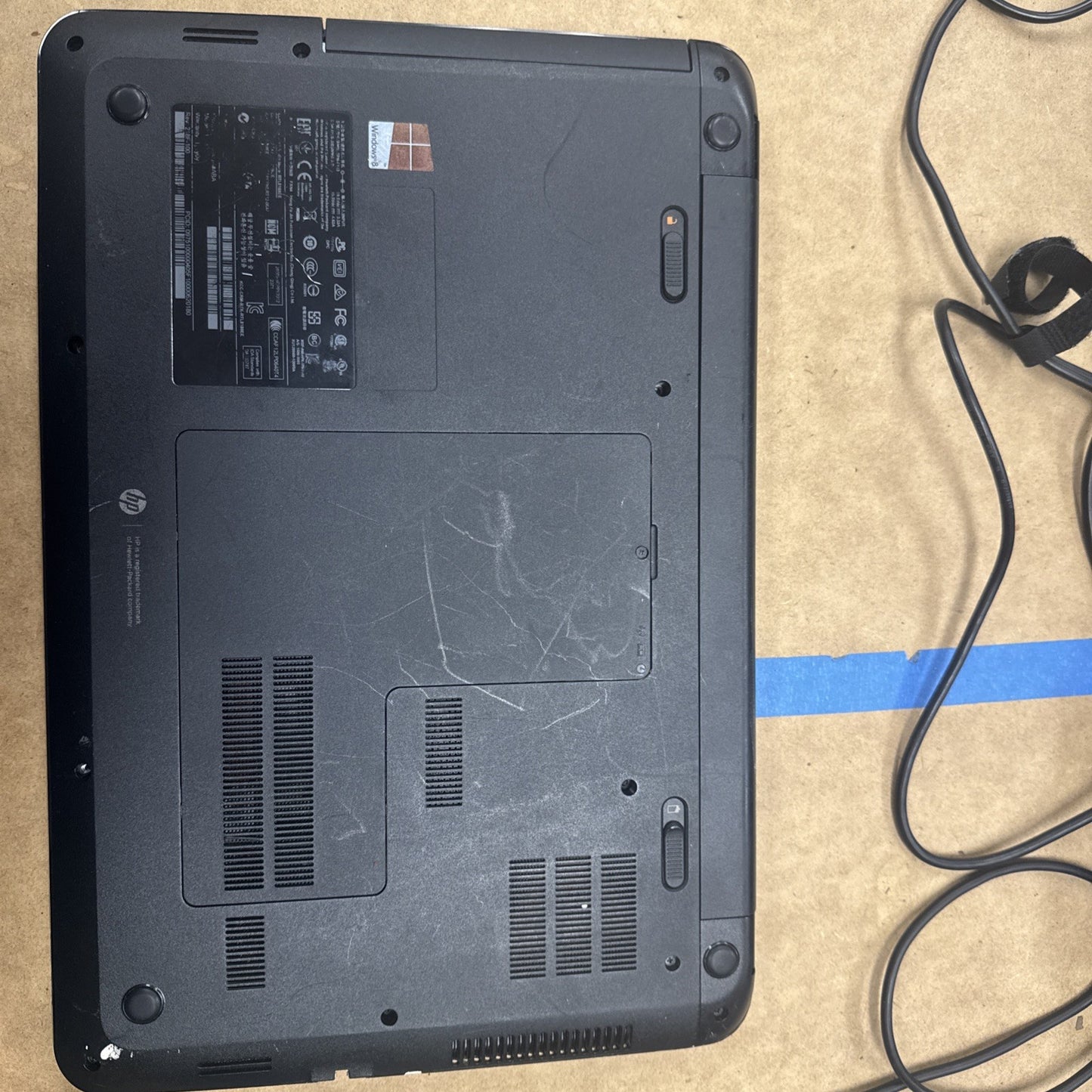 HP RTL8188EE Laptop BROKEN PALMREST No Drive