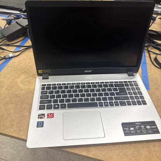 Acer Aspire 5 N19C3 Win 11 AMD Ryzen 3 HINGE IS BROKEN ON ONE SIDE AND SCRATCHES