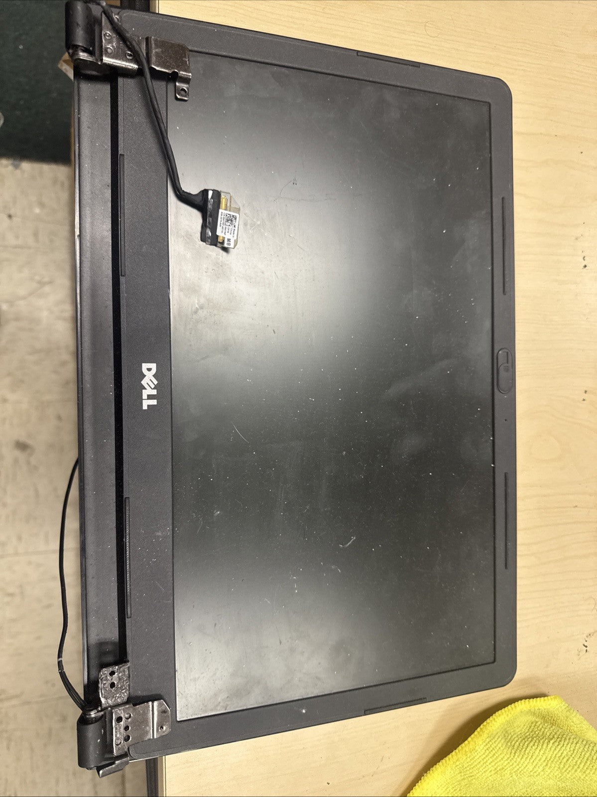 DELL INSPIRON 15 054YNP Top Bad Hinges