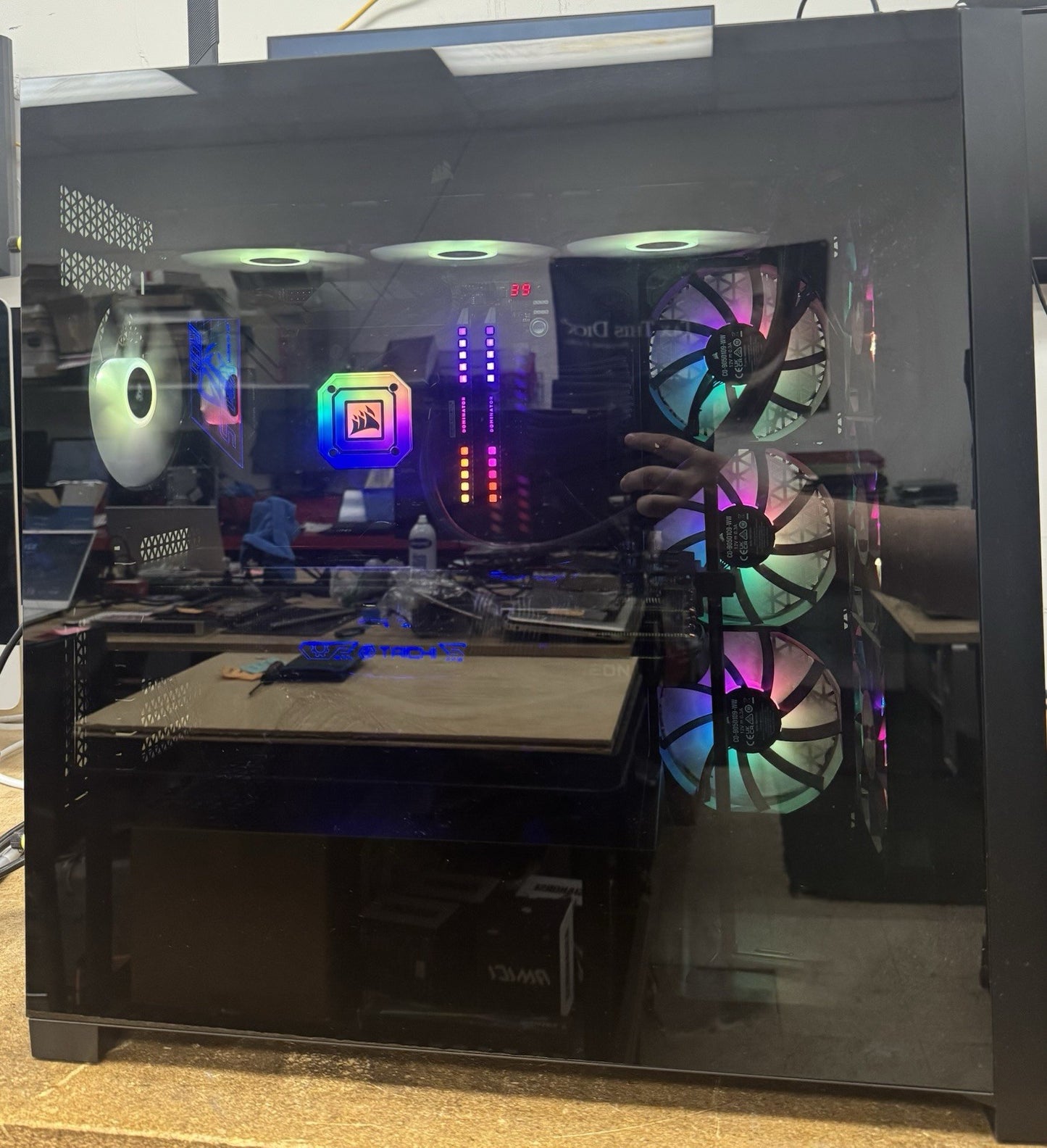 Gaming PC High End Streaming Build Ryzen 7950X3D 7900XTX