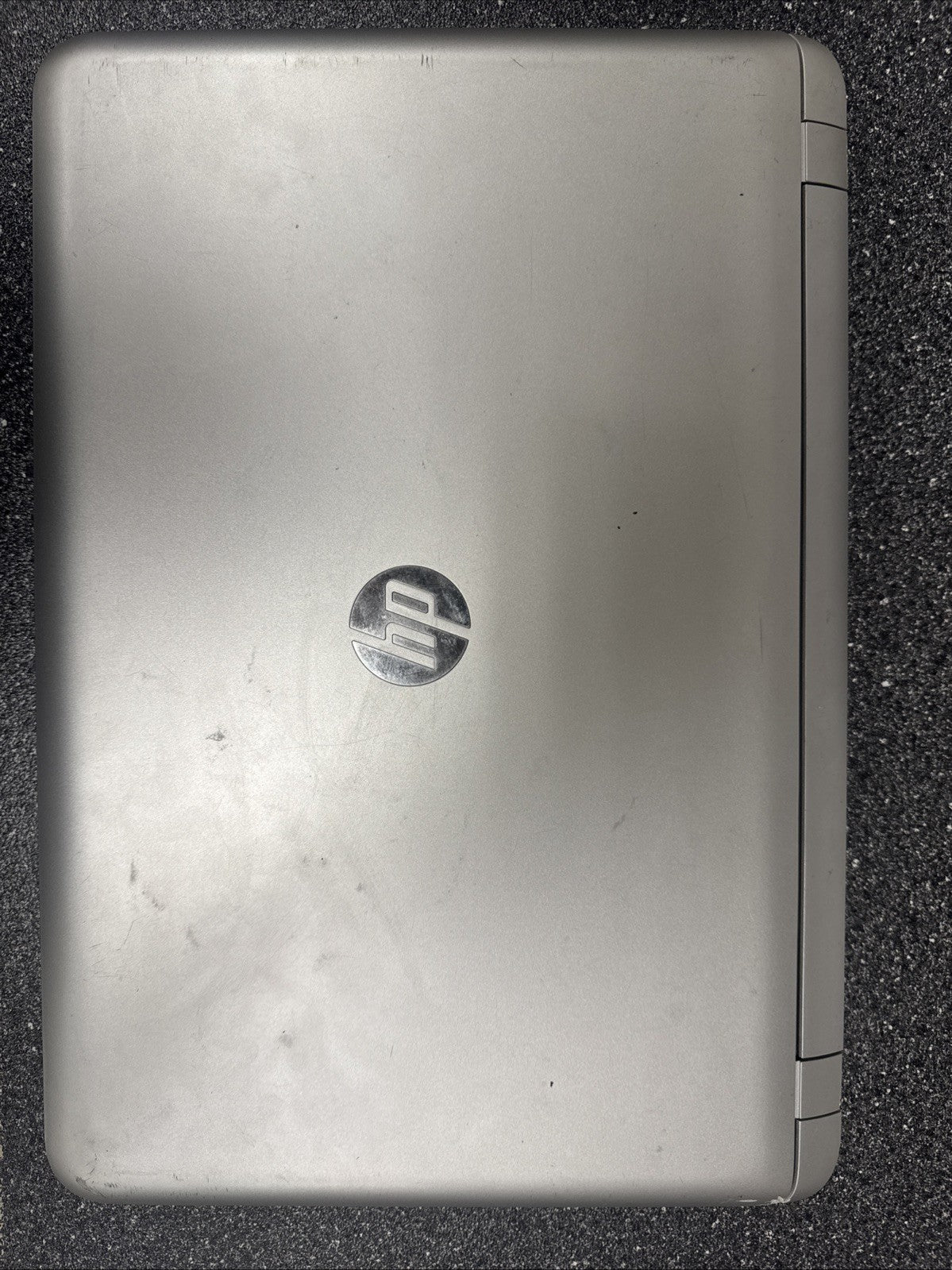 HP Pavilion HP 17-g121wm 15 Laptop HAS SCRATCHES AND BATTERY IS NOT TESTED!!!!!!