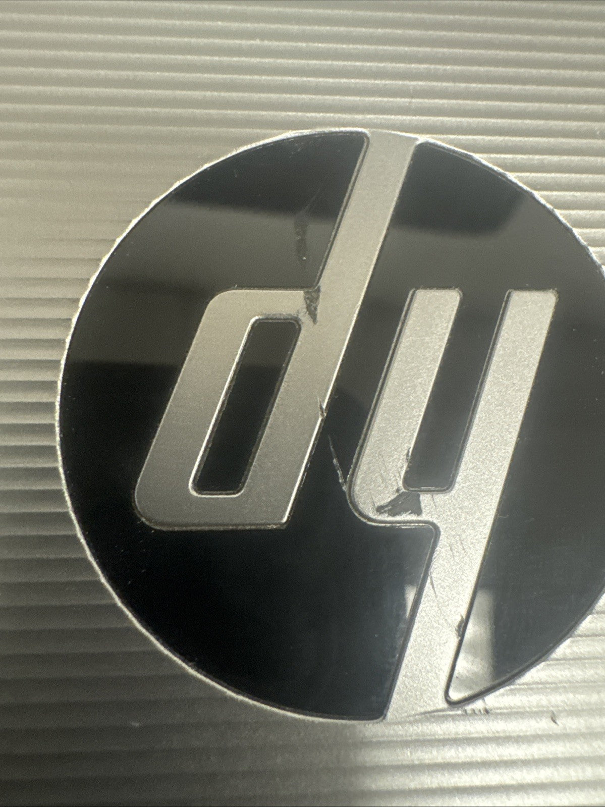 HP 14-an013nr Laptop AMD E2-7110 1.80Ghz BATTERY NOT TESTED HAS SCRATCHES!