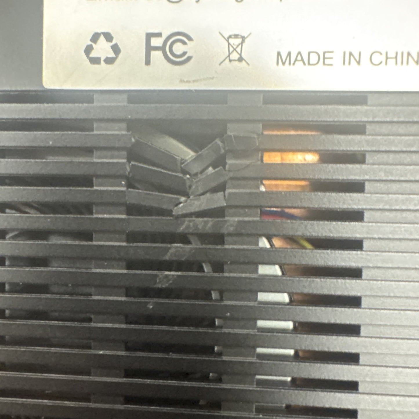 CYBERGEEK Nano J1 no RAM  No SSD Barebones PC Bottom Damage