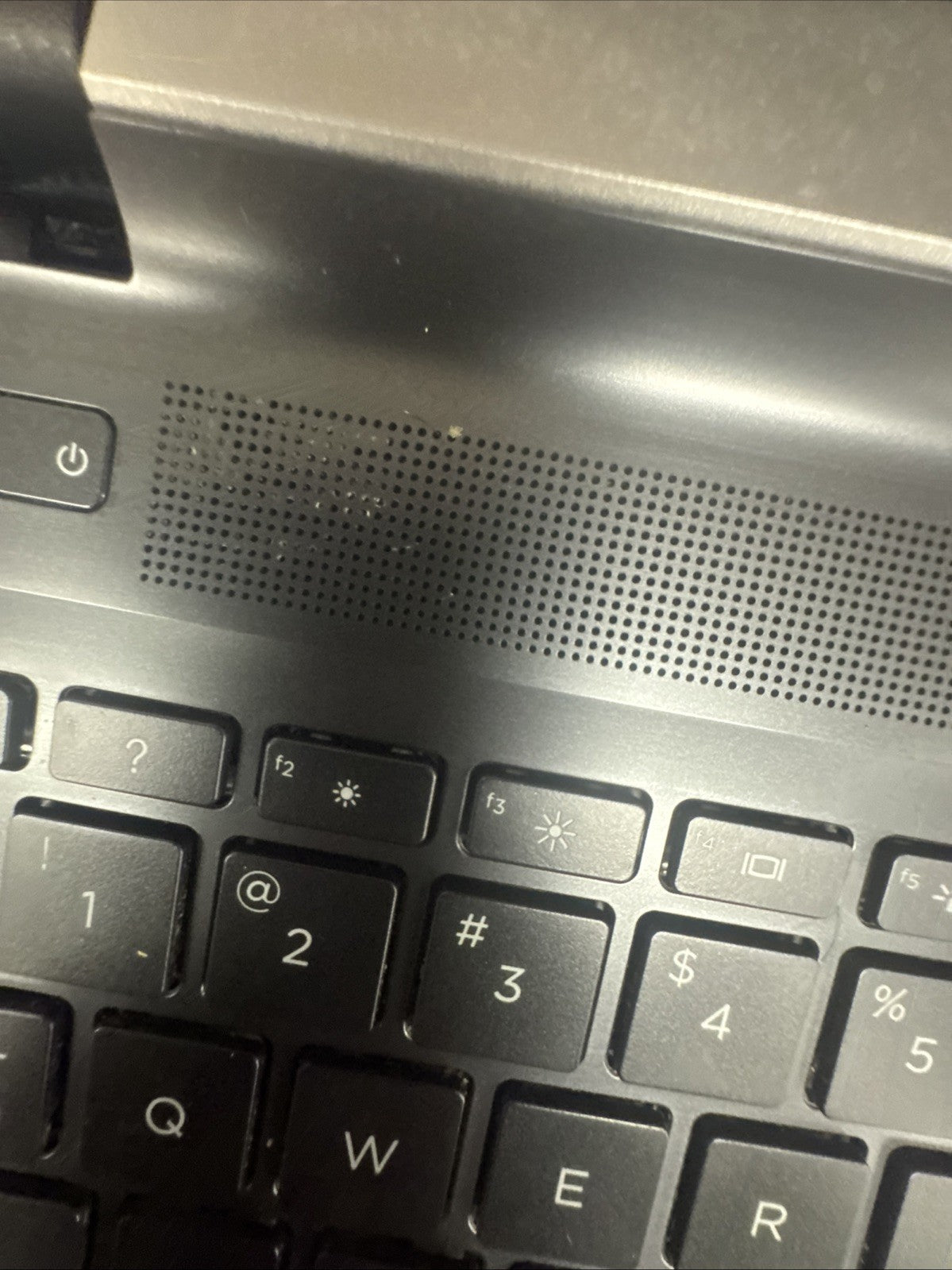 HP Pavilion Laptop Intel i5 DOENT COME WITH BATTERY AND HAS DENTS/SCRATCHES!!!!!