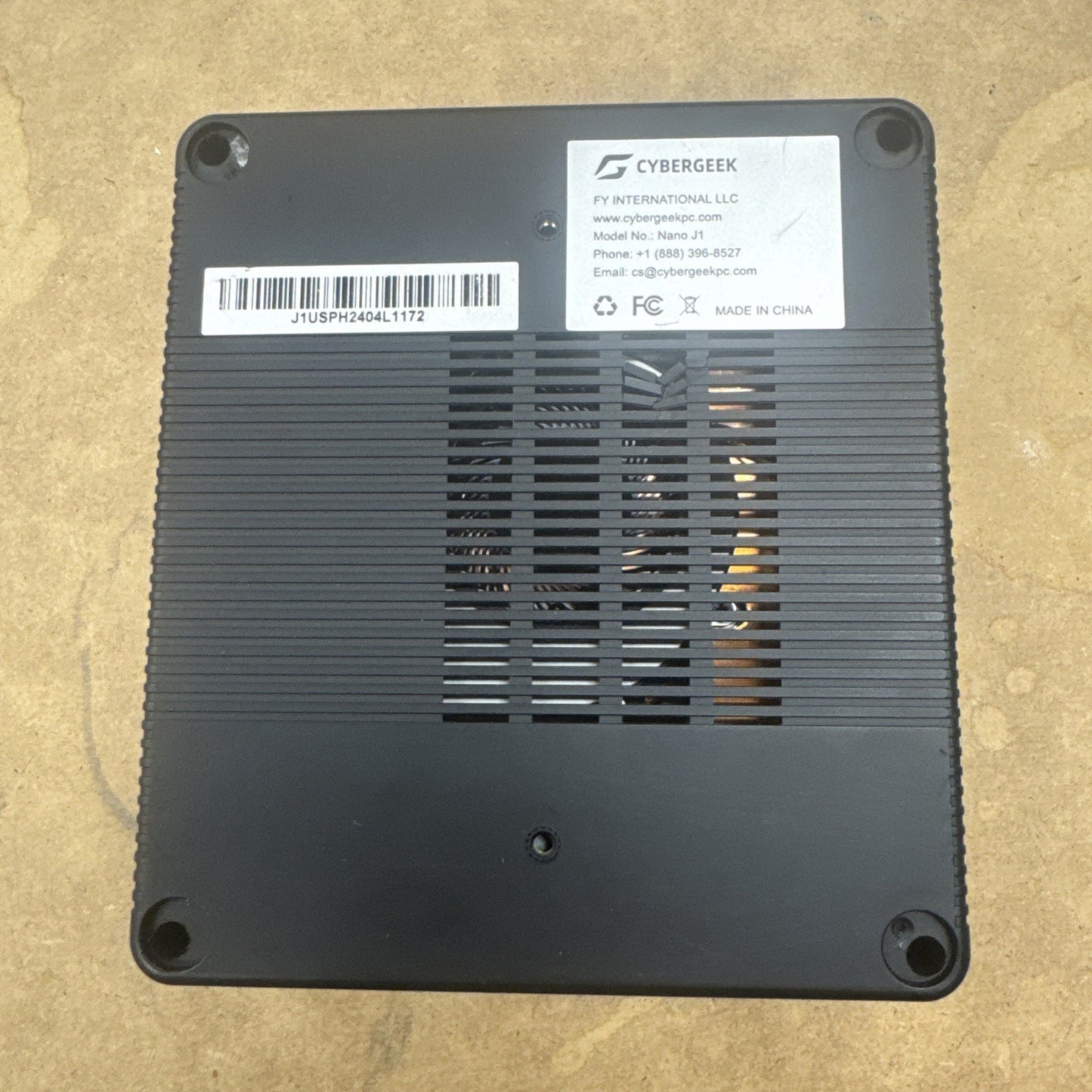 CYBERGEEK Nano J1 no RAM  No SSD Barebones PC Bottom Damage