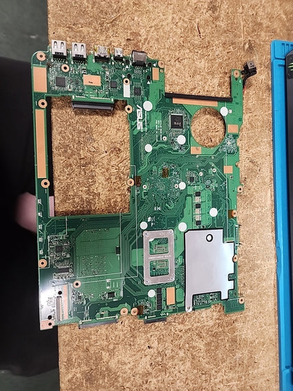 ASUS ROG GL771J i7-4720HQ 2.6Ghz NVIDIA GTX 960M Motherboard 60NB0850-MB3200-201