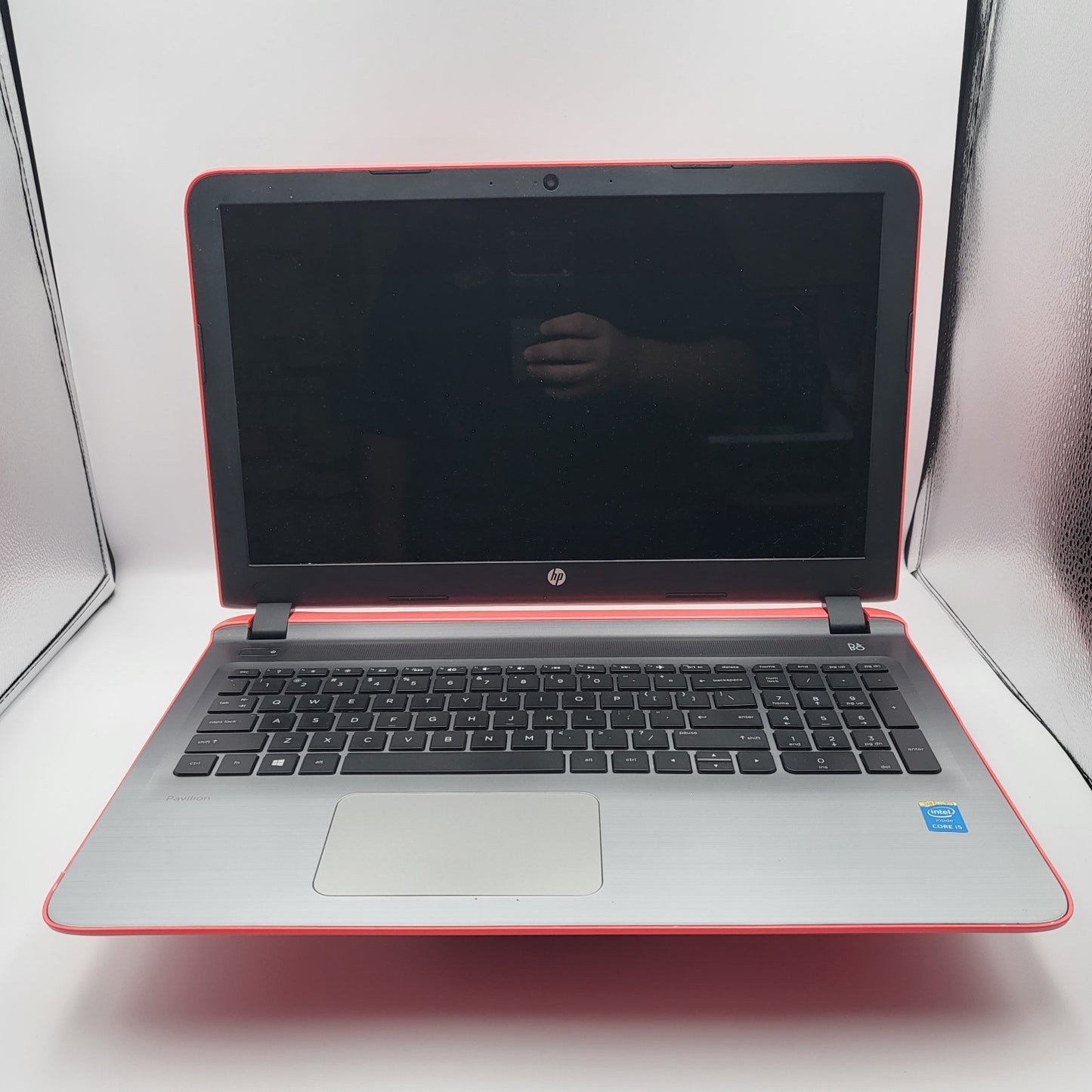 HP PAVILION NOTEBOOK 15T-AB200 Busted side