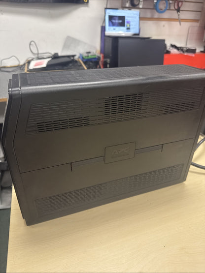 APC Outlets Back-UPS 1350VA Battery Backup Syst Surge Protector has Scratches!