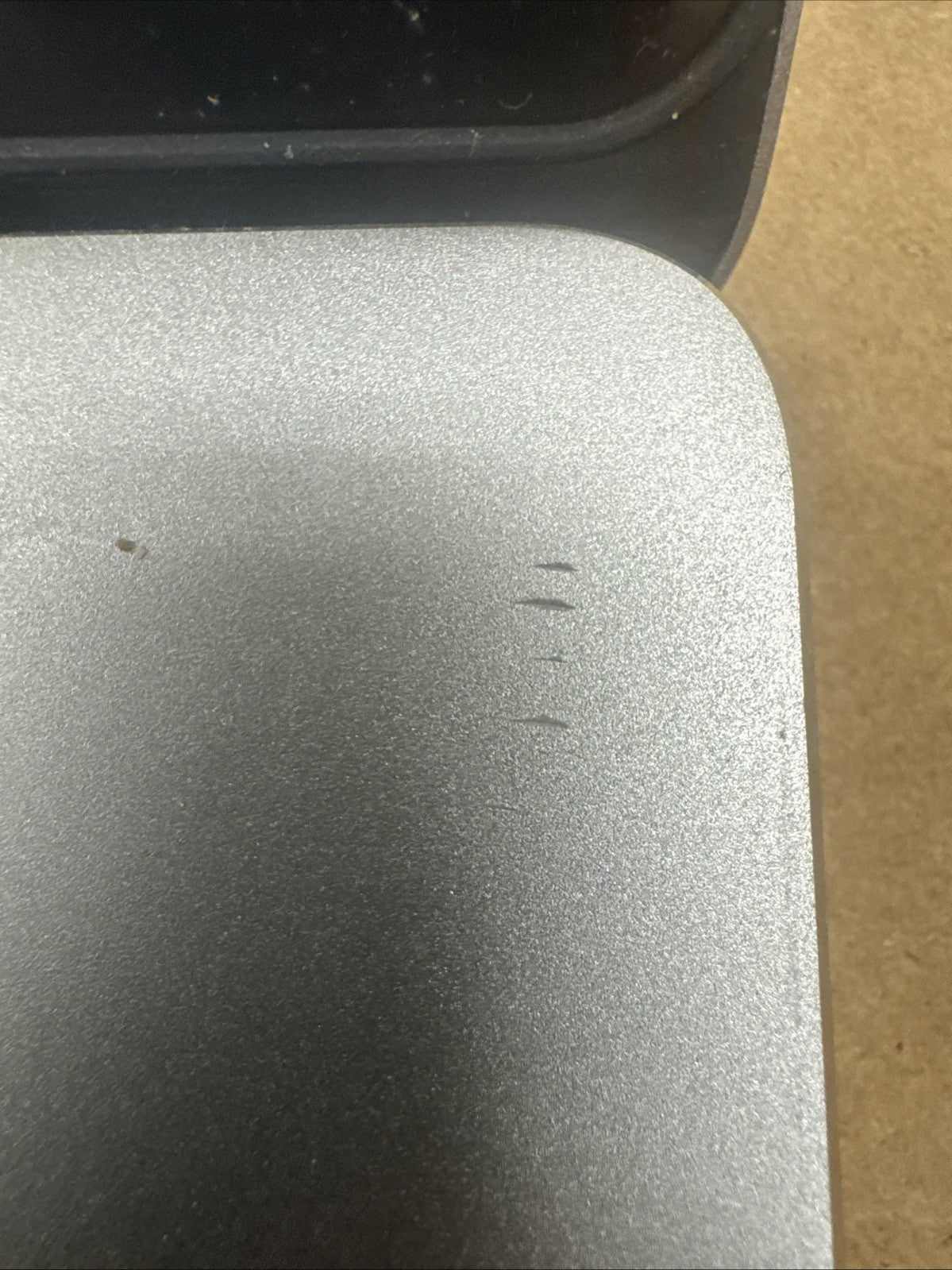 Dell Inspiron P24E001 Does Not Work/for Parts! Had Sticker Residue On Top Lid.