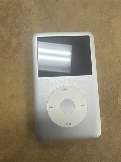 iPod Classic 7th Generation 160GB with case