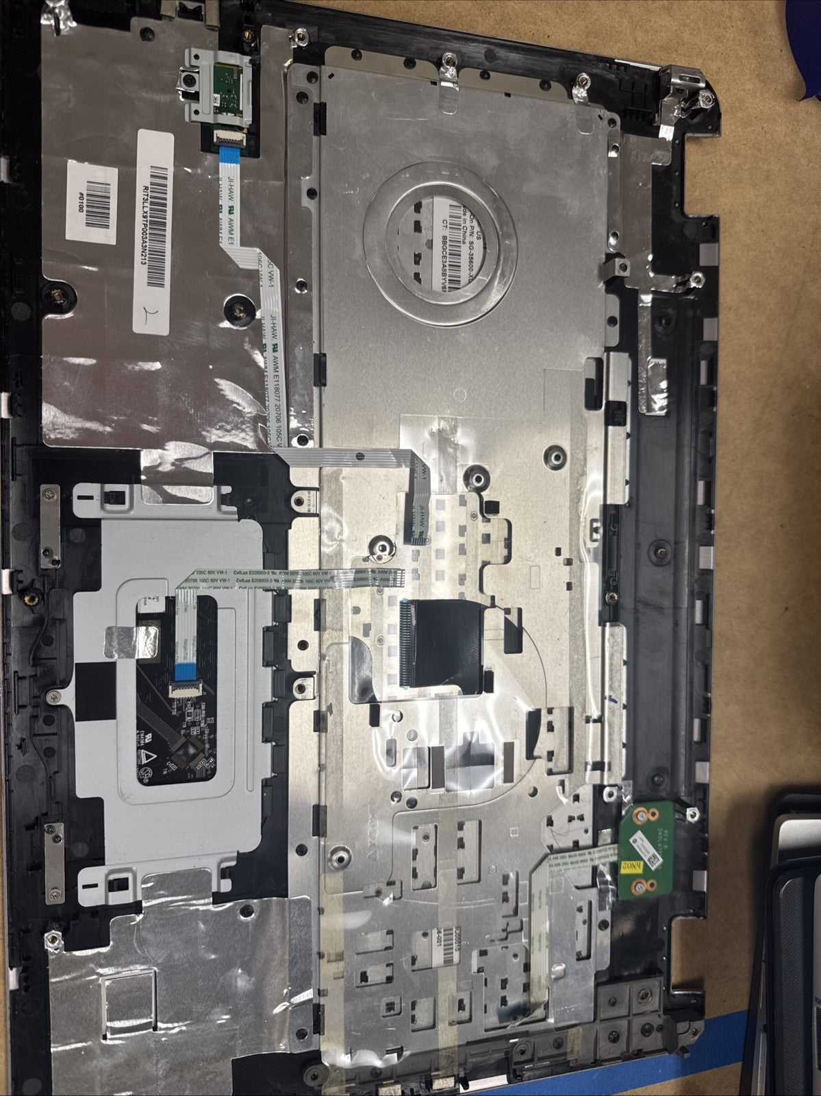 HP Pavilion 15.6" dv6-3025dx Palmrest Keyboard Touchpad 3LLX8TP503      G2-Y2-d2