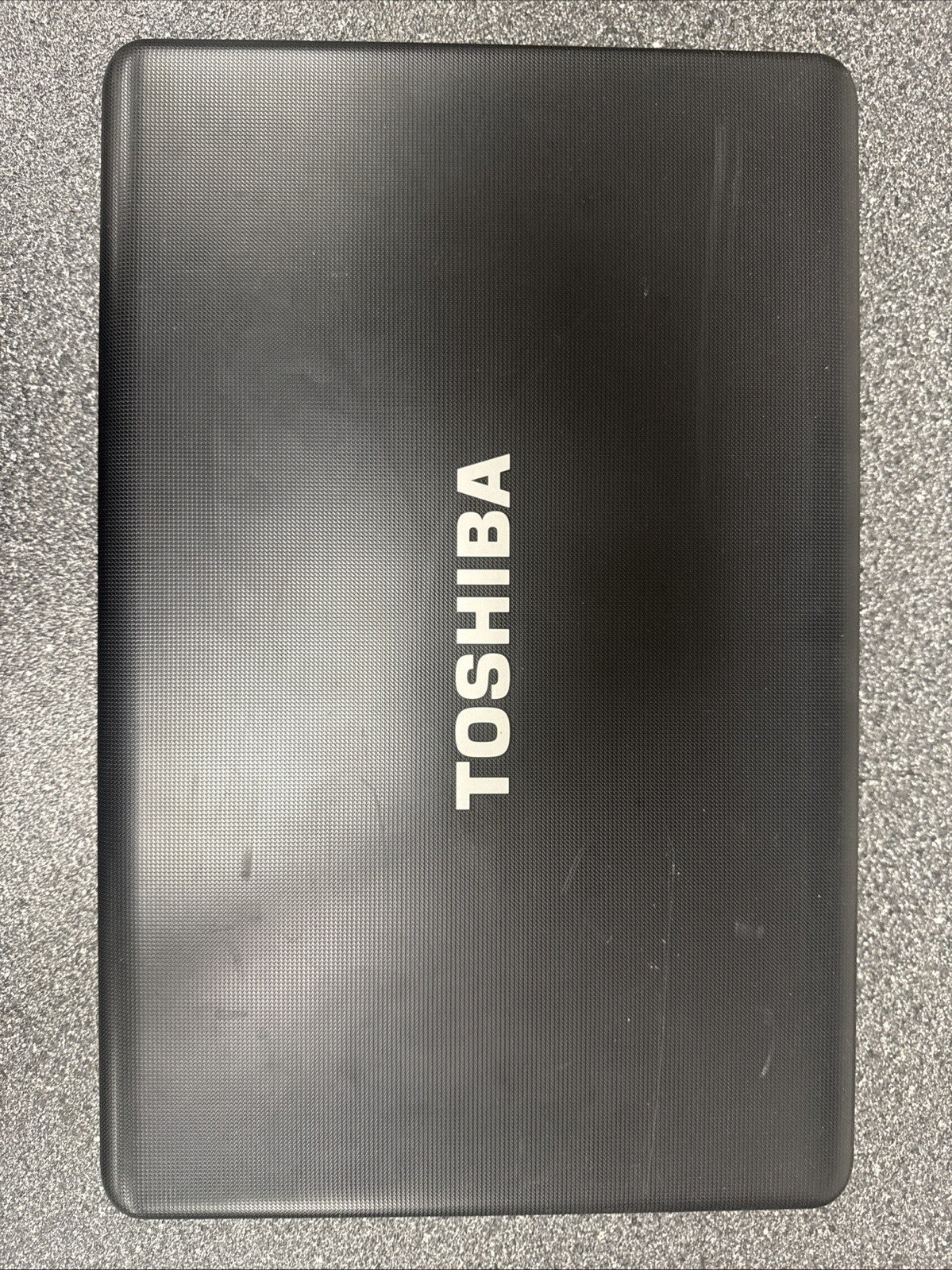 Toshiba Satellite C675 S7322 BATTERY UNTESTED AND SCRATCHES ON TOP AND BOTTOM!!!