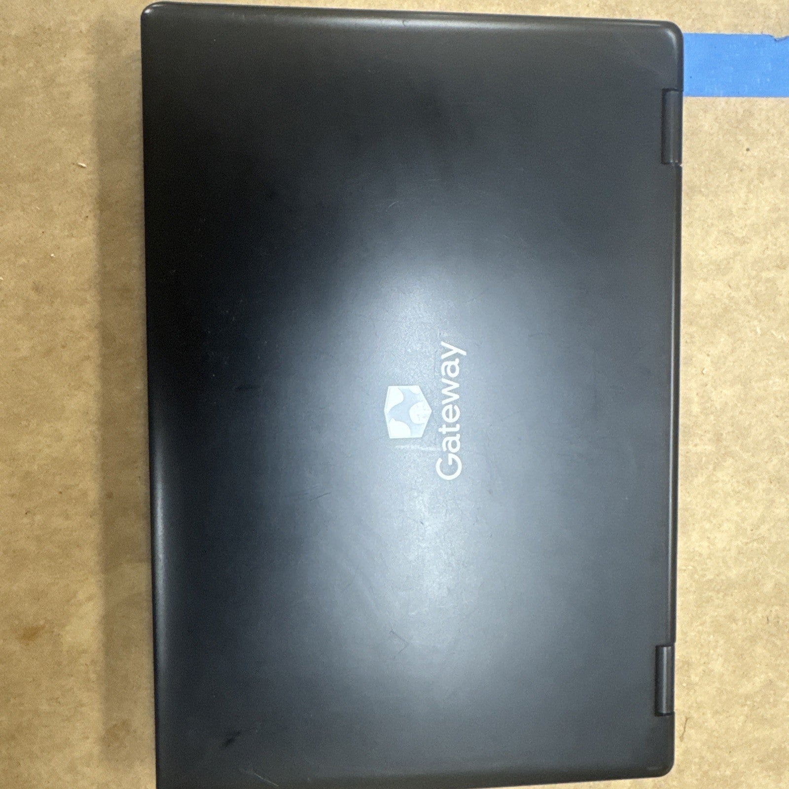 Gateway GWTC116-2BK 11.6" HD  Laptop win 11 CRACKS ON SCREEN!