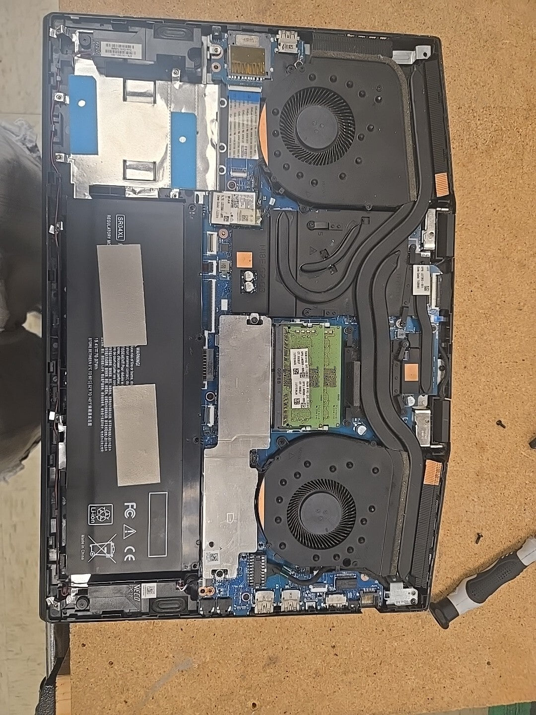 HP Omen 17T-CB100 17.3" Intel Core i7+ 8th Gen - Parts or Repair