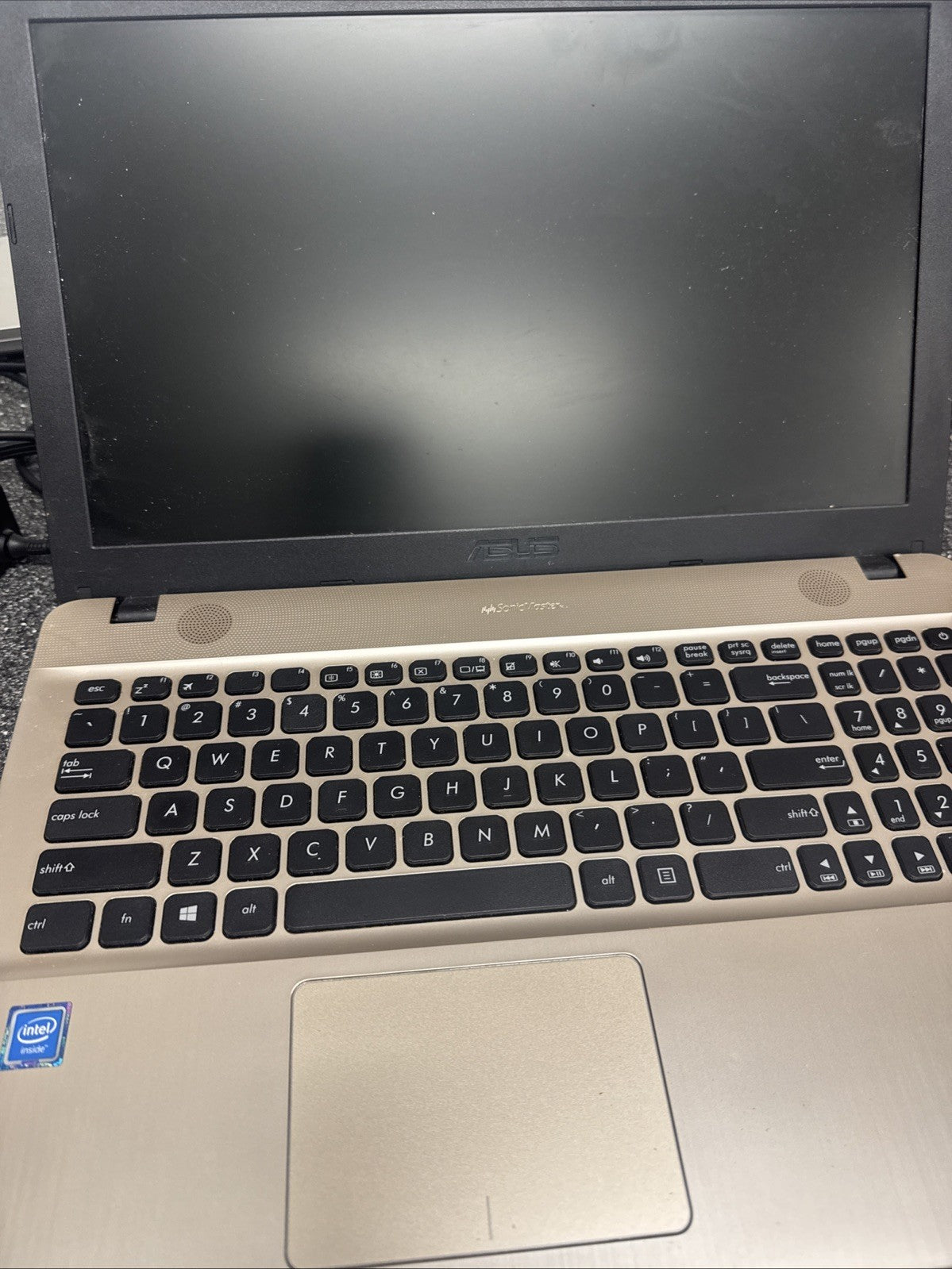 Asus R541N Laptop BATTERY NOT TESTED AND HAS SCRATCHES!!!!!!
