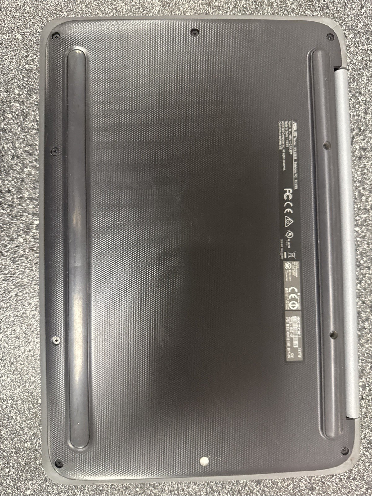 Asus Chromebook C202S Laptop 11.6" 4GB RAM 64GB SSD Chrome OS HAS SCRATCHES!!!!!