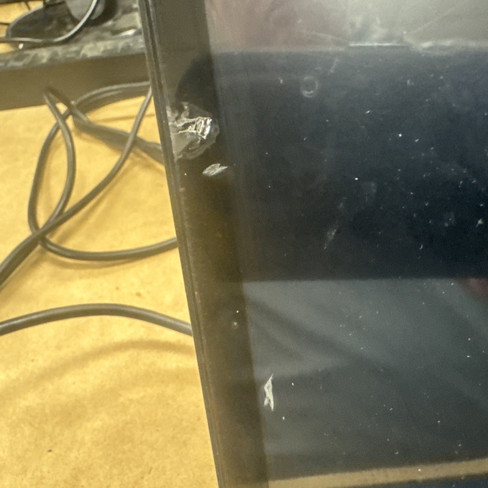 Gateway GWTC116-2BK 11.6" HD  Laptop win 11 CRACKS ON SCREEN!