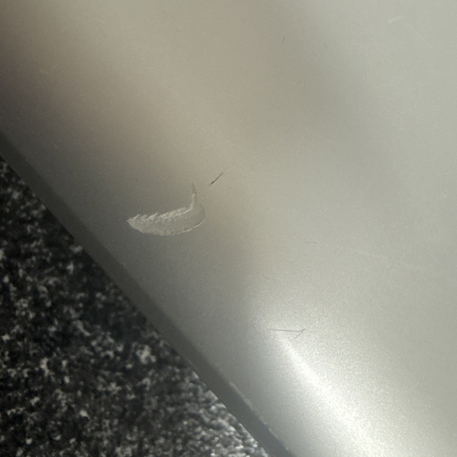 HP Pavilion 15-n067nr BATTERY NOT TESTED AND HAS SCRATCHES AND STAINS ON IT!!!!!