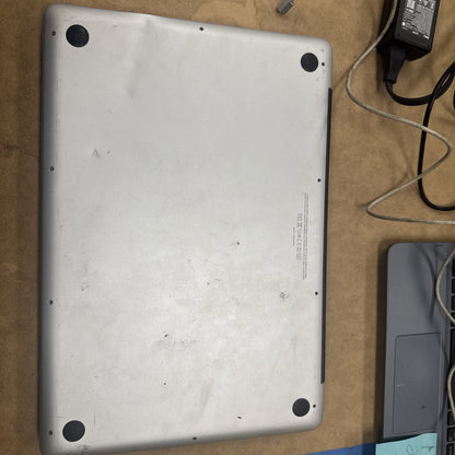 Apple MacBook Pro A1286 Laptop DOESNT WORK AND DOESNT HAVE STORAGE DEVICE