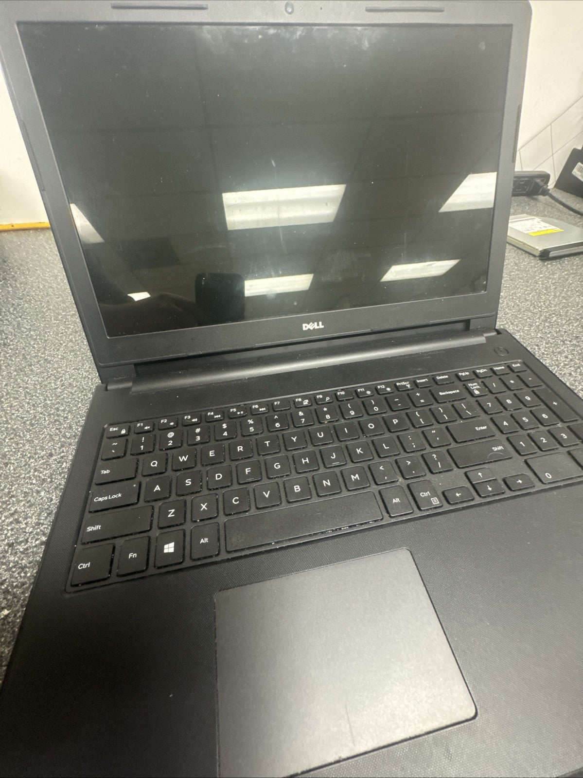 Dell Inspiron 15 P47F BATTERY UNTESTED AND NEEDS HD RIBBON AND CD TRAY TOP!!!!!!