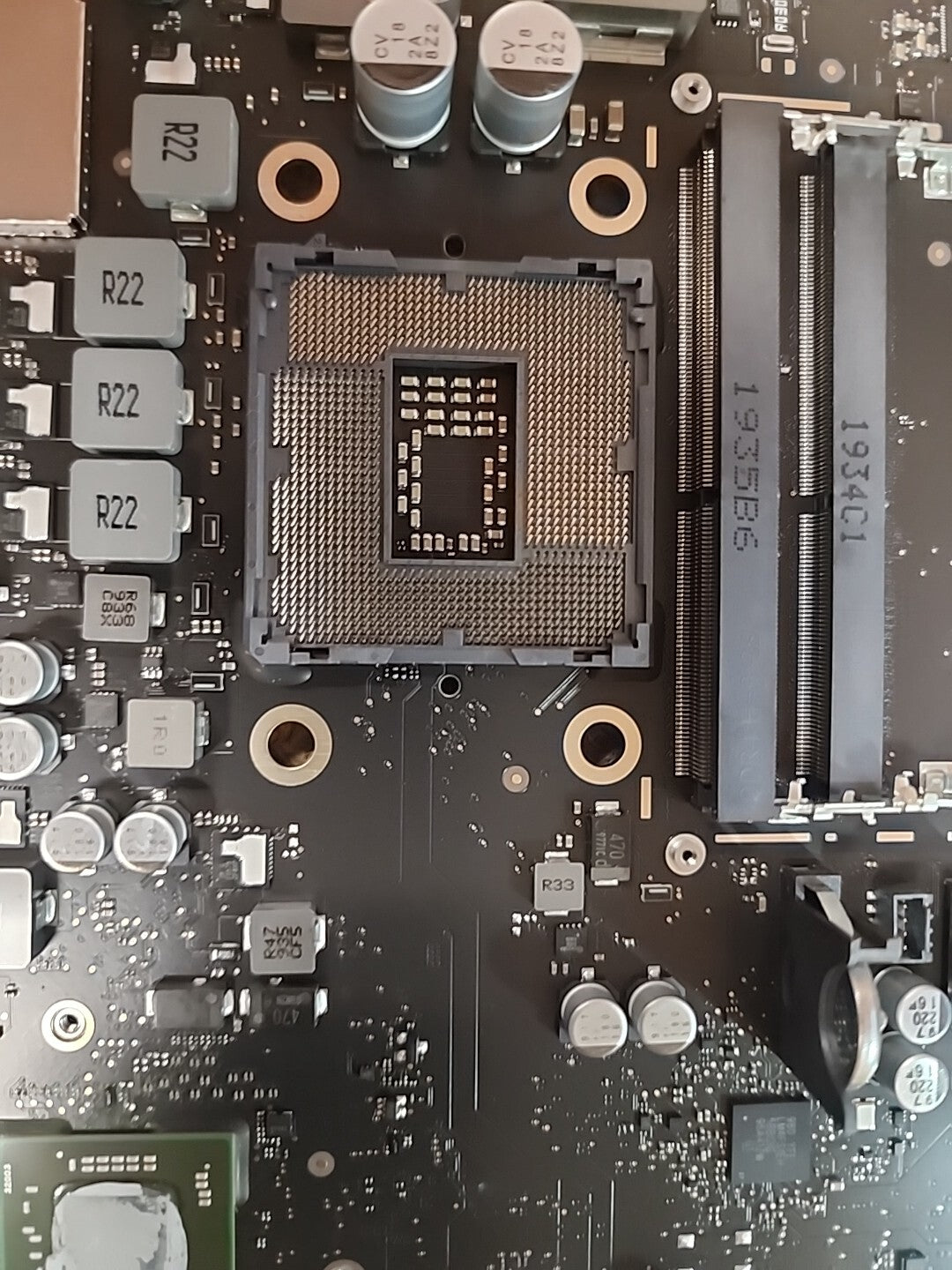 Apple iMac A2116 Logic Board 820-01237-a **Recieves Power But No Video Output***