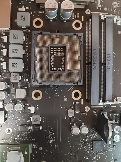 Apple iMac A2116 Logic Board 820-01237-a **Recieves Power But No Video Output***
