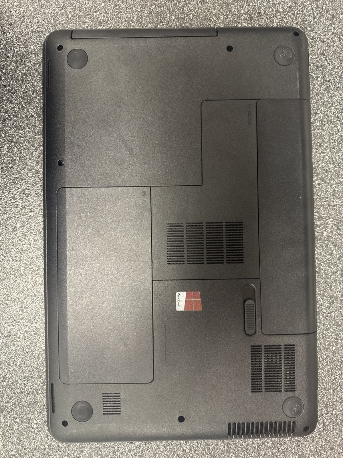 Hp 2000 Laptop TPN l108 14 BATTERY NOT TESTED!