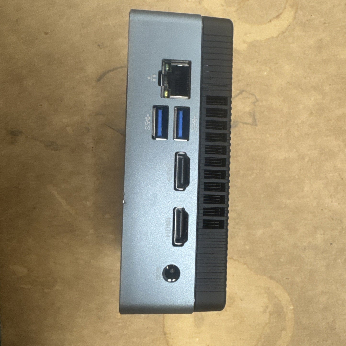 CYBERGEEK Nano J1 no RAM  No SSD Barebones PC Bottom Damage