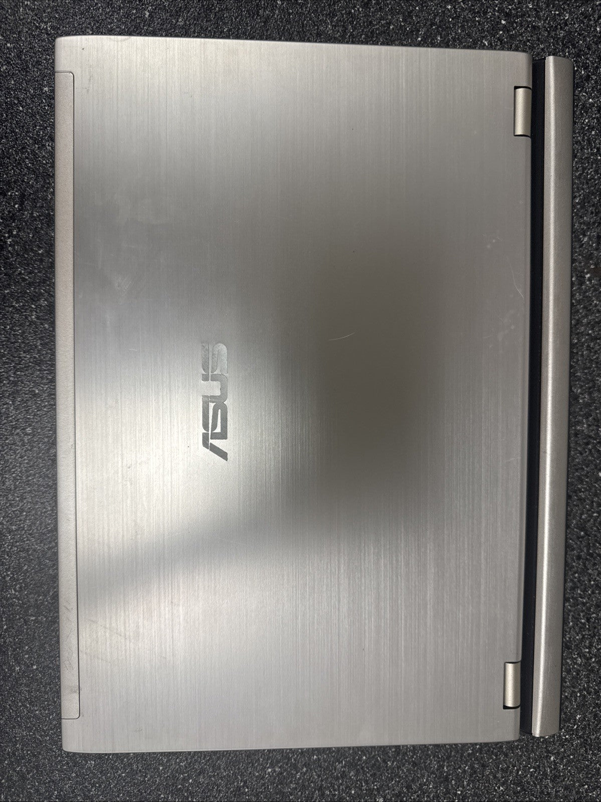 ASUS U46E Laptop - Intel Core i7-2620M CPU 2.7 Ghz - 8GB RAM BATTERY NOT TESTED!