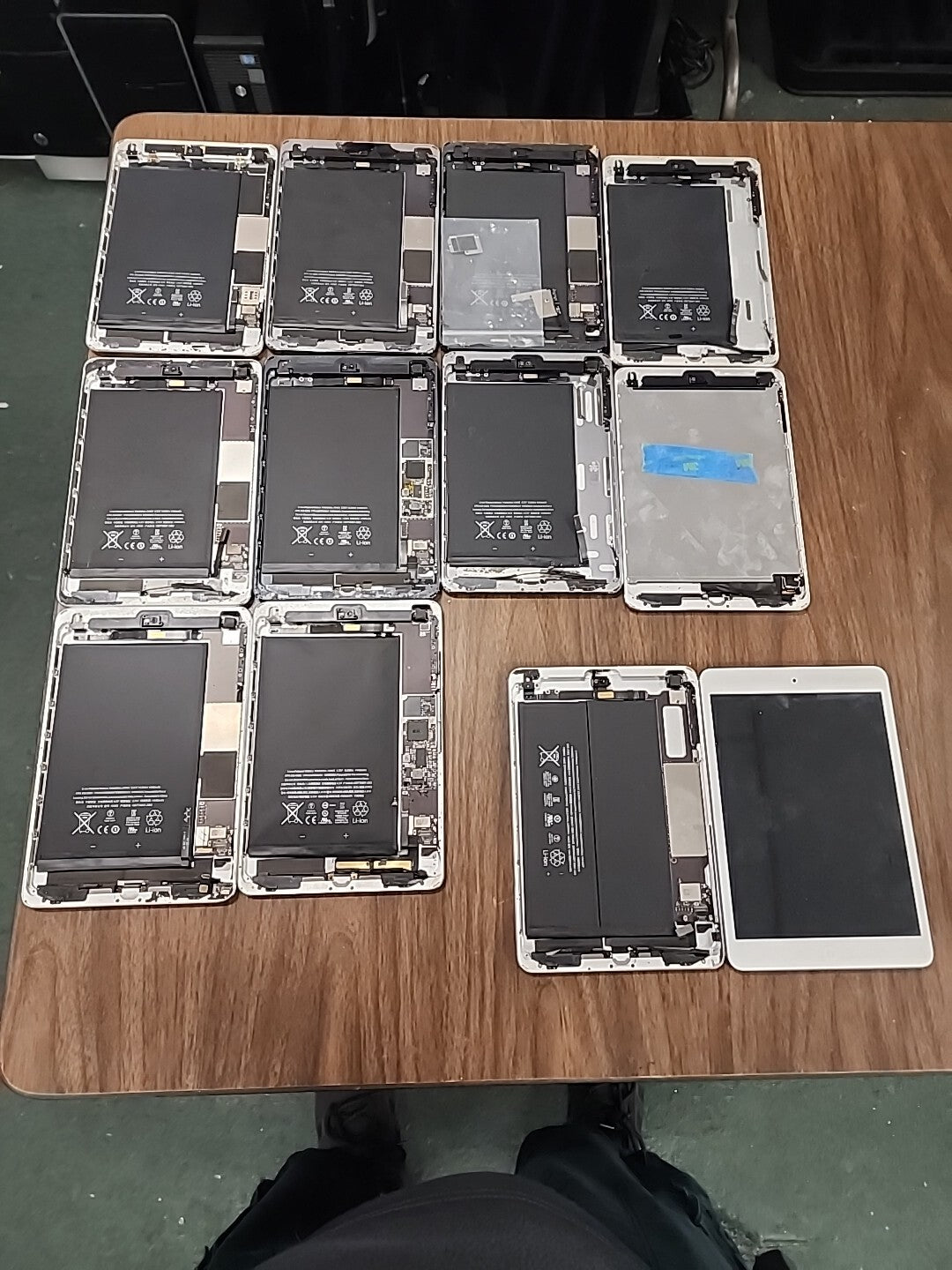 Lot Of 10x Ipad Mini Shells And 2x Ipad Mini 2 Shells *Assorted Parts Included*