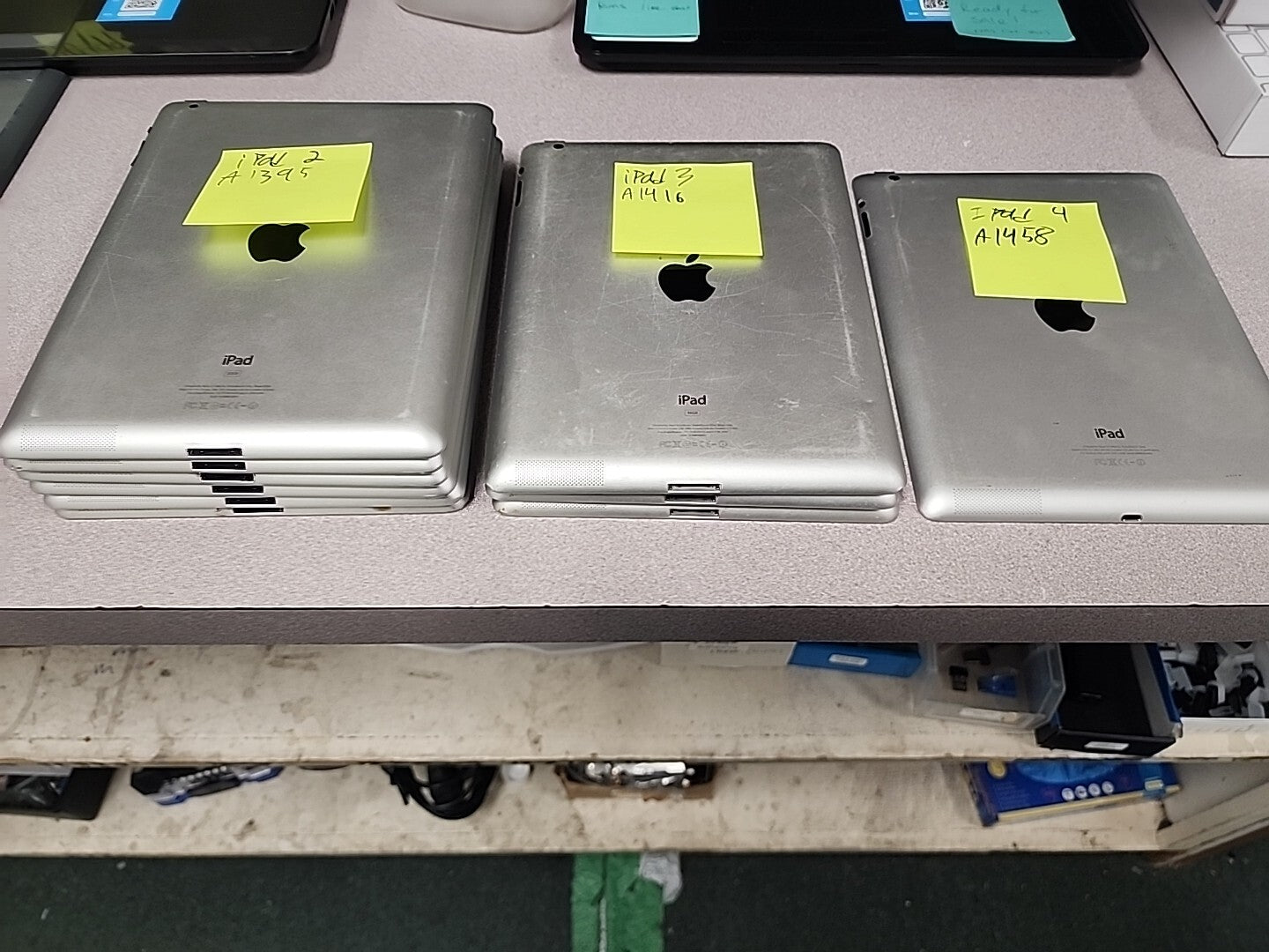 LOT OF 10 Ipads, Assorted Models Ipad 2,3,4. ***UNTESTED*** Assorted Condition