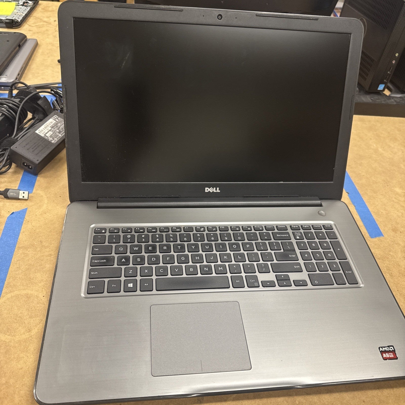 Dell Inspiron P32E 17” BAD MOTHERBOARD AND SCRATCHES ETC