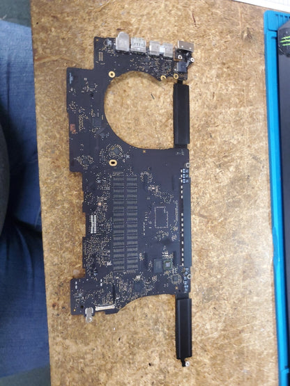 MacBook Pro 15" A1398 Late 2013 Logic Board / Motherboard 2Ghz i7 8GB 661-8302