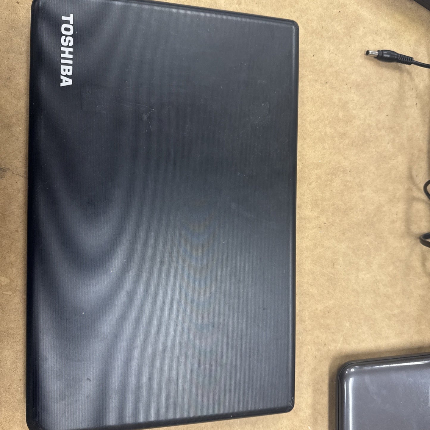 Toshiba Satellite C55-A5300 Laptop i7-4700MQ 8GB BROKEN MOTHERBOARD/SCRATCHES!