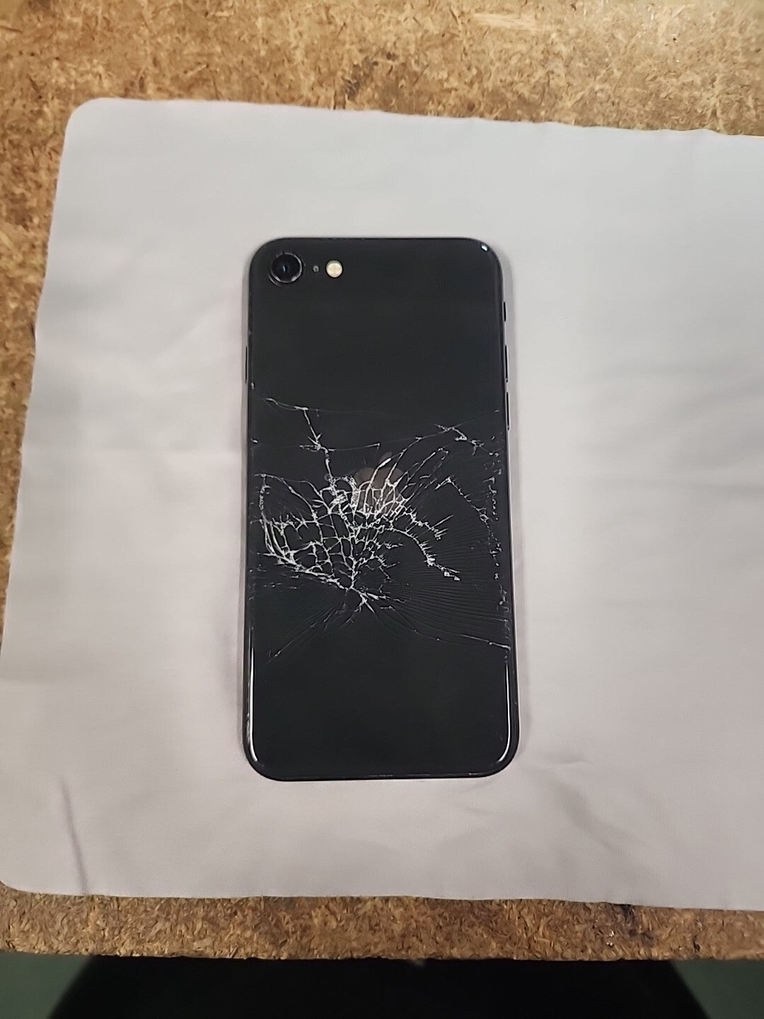 Apple iPhone SE (2020) WATER DAMAGE