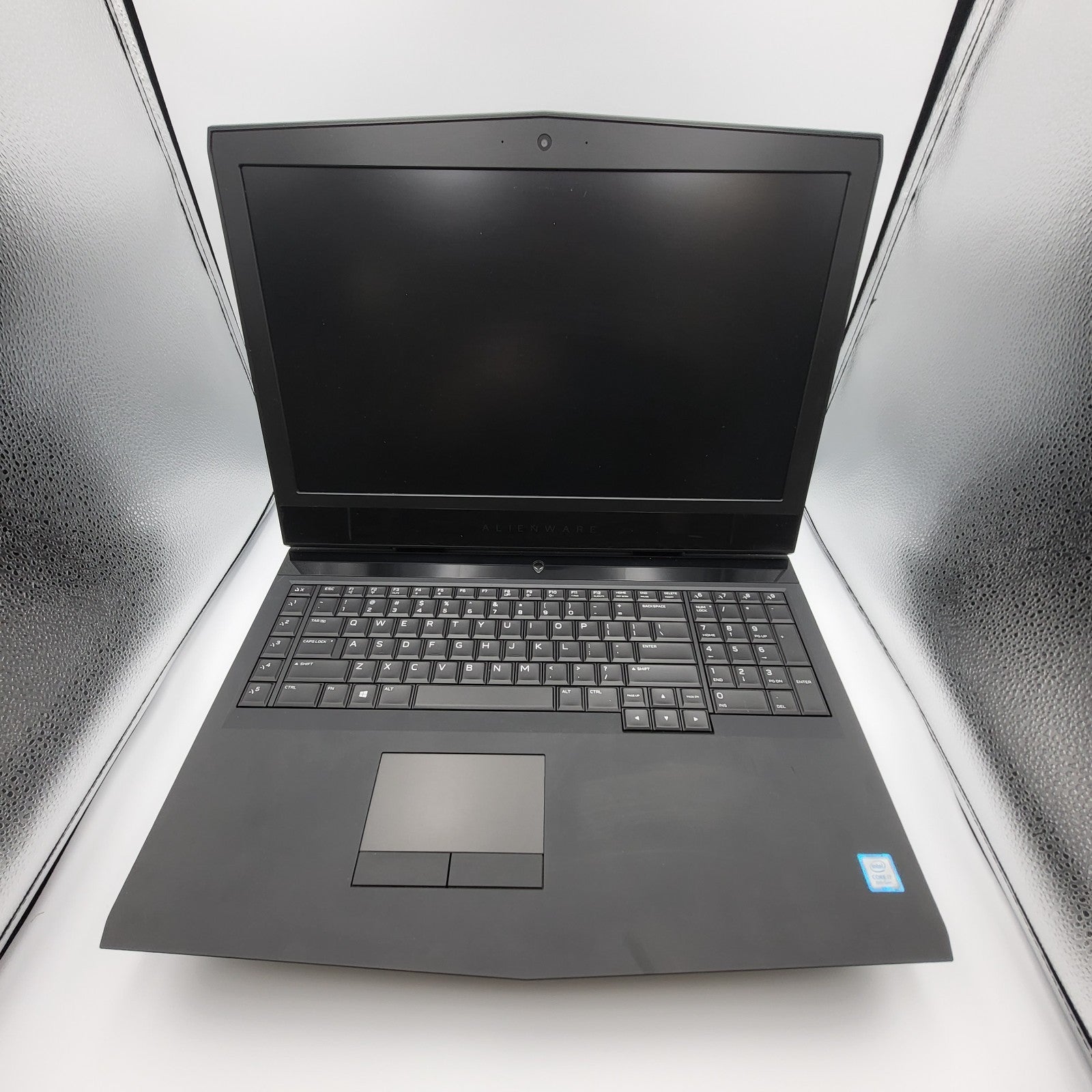 Alienware 17 R5 P31E002 17" Core i7 8th Gen 2.20Ghz