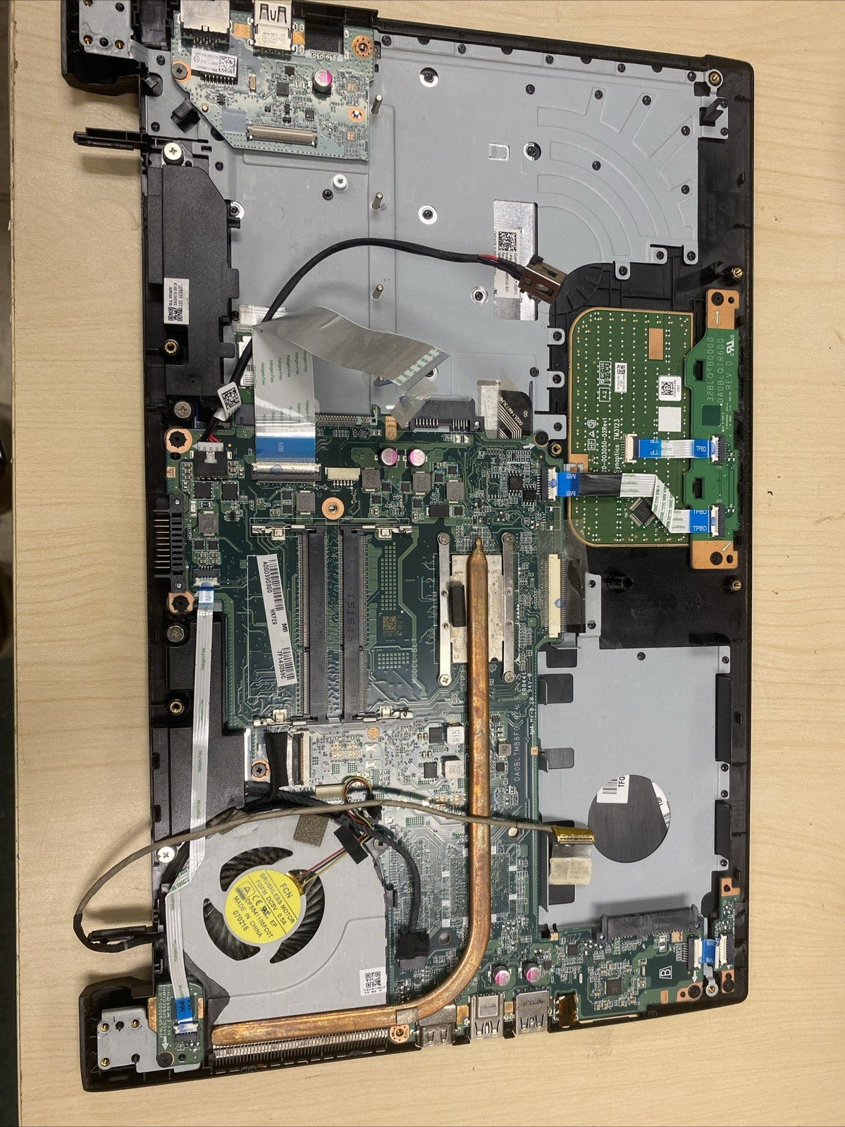 TOSHIBA Satellite C55t-C Laptop Palmrest with Touchpad and Motherboard