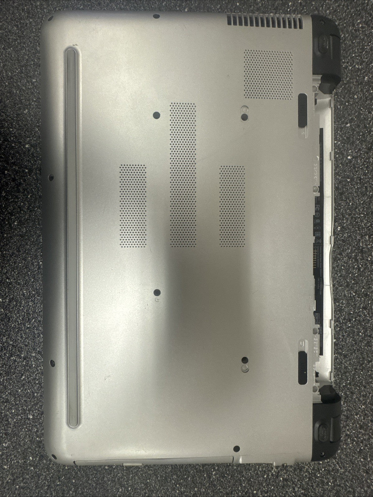 HP Pavilion Laptop Intel i5 DOENT COME WITH BATTERY AND HAS DENTS/SCRATCHES!!!!!