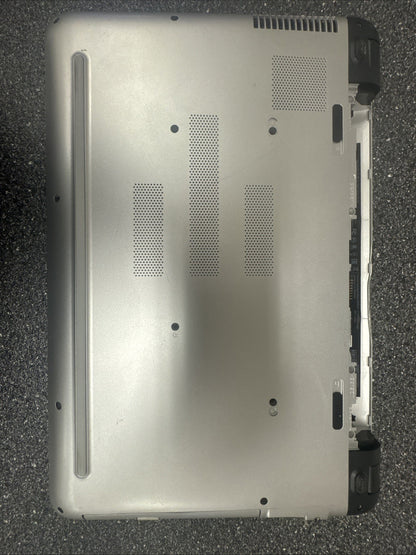 HP Pavilion Laptop Intel i5 DOENT COME WITH BATTERY AND HAS DENTS/SCRATCHES!!!!!