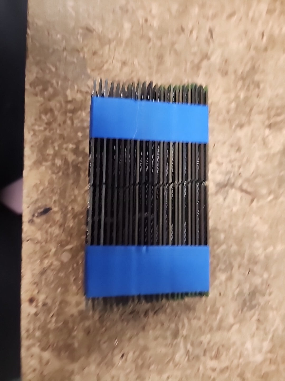 Lot Of 23x 1gb DDR2 desktop RAM