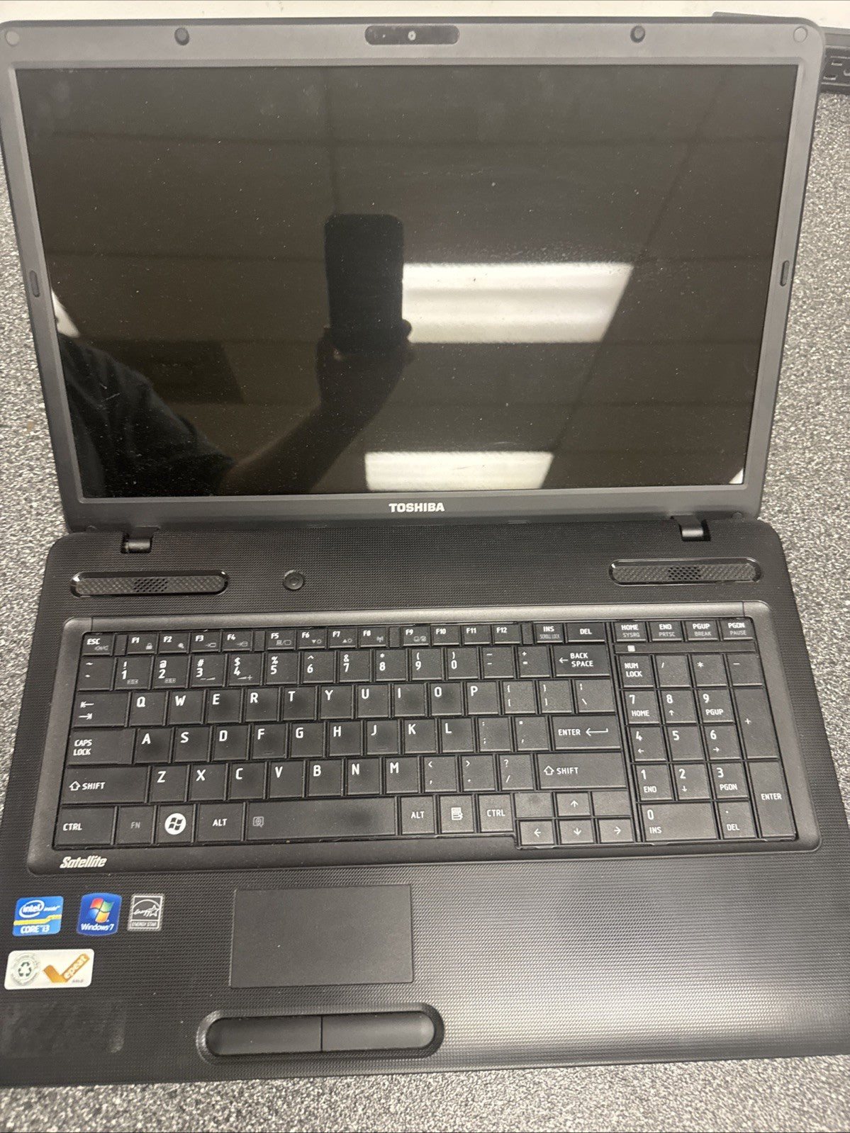 Toshiba Satellite C675 S7322 BATTERY UNTESTED AND SCRATCHES ON TOP AND BOTTOM!!!