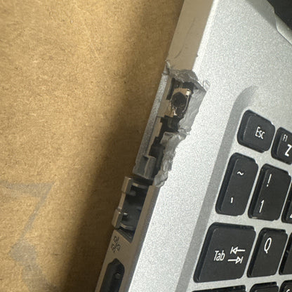 Acer Aspire 1 N20C5 15.6" HAS A BROKER LEFT SIDE AND CHARGING PORT. DOESNT WORK