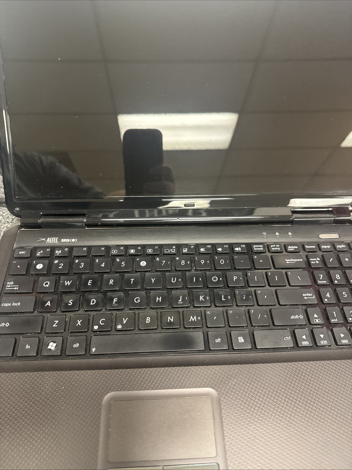 ASUS K601 15" Intel Pentium Dual-Core T4400 BATTERY NOT TESTED AND SCRATCHES!!!!