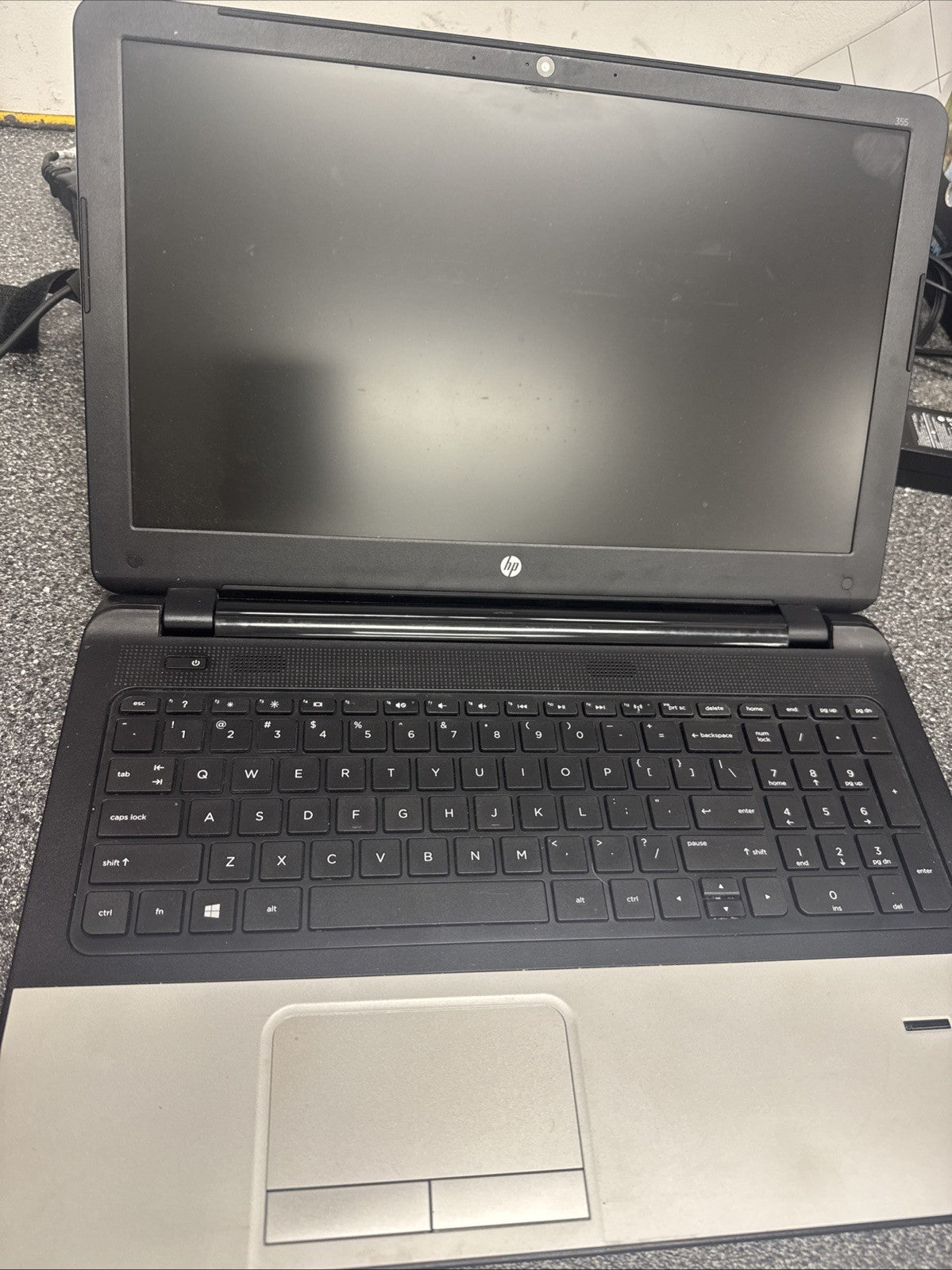 HP Laptop HP 355 G2 HSTNN-I24C BATTERY NOT TESTED AND SCRATCHES ON SCREEN FRAME!