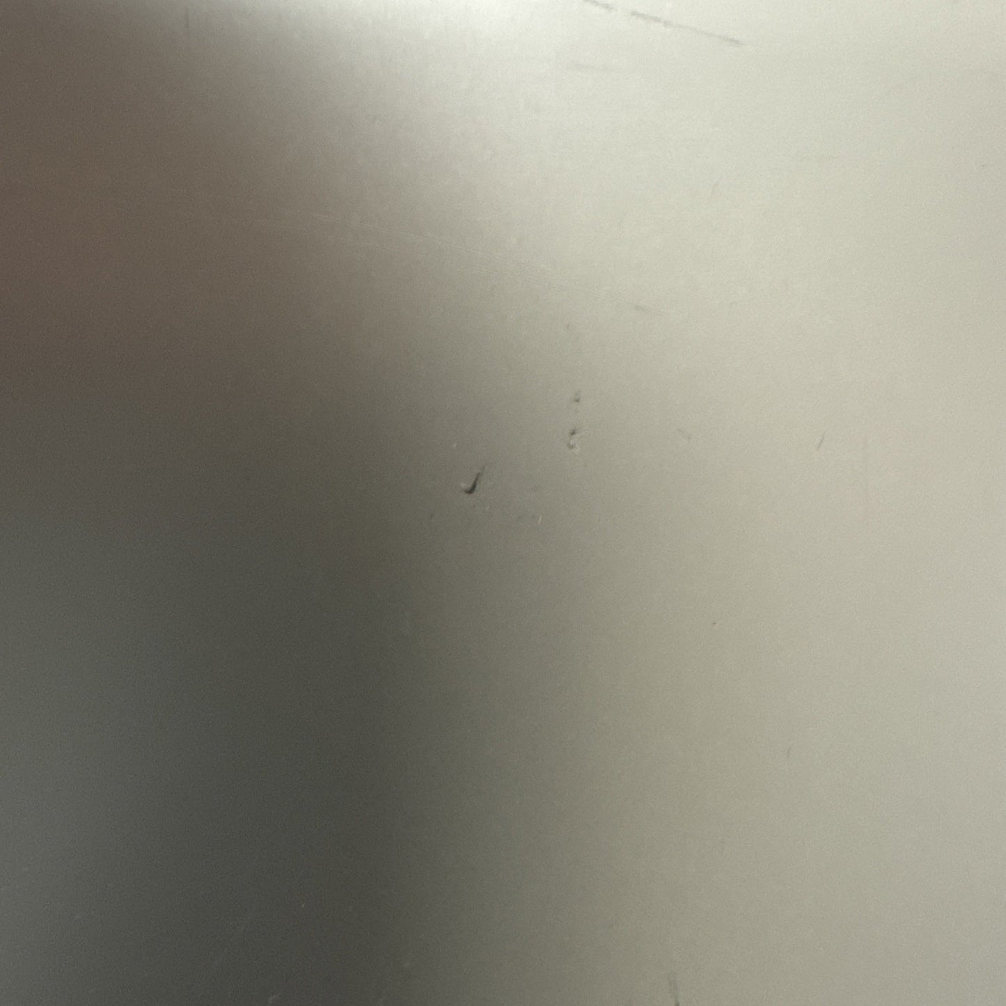 HP Pavilion 15-n067nr BATTERY NOT TESTED AND HAS SCRATCHES AND STAINS ON IT!!!!!